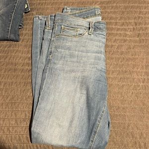 Universal thread jeans. Size 6/28R.